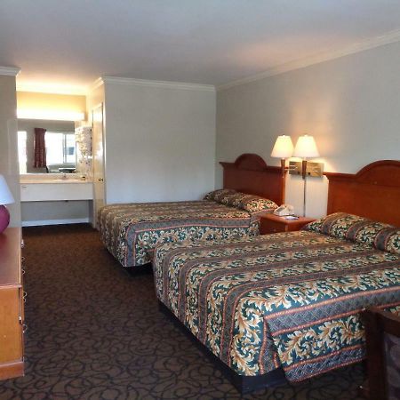 Long Beach Luxury Inn מראה חיצוני תמונה