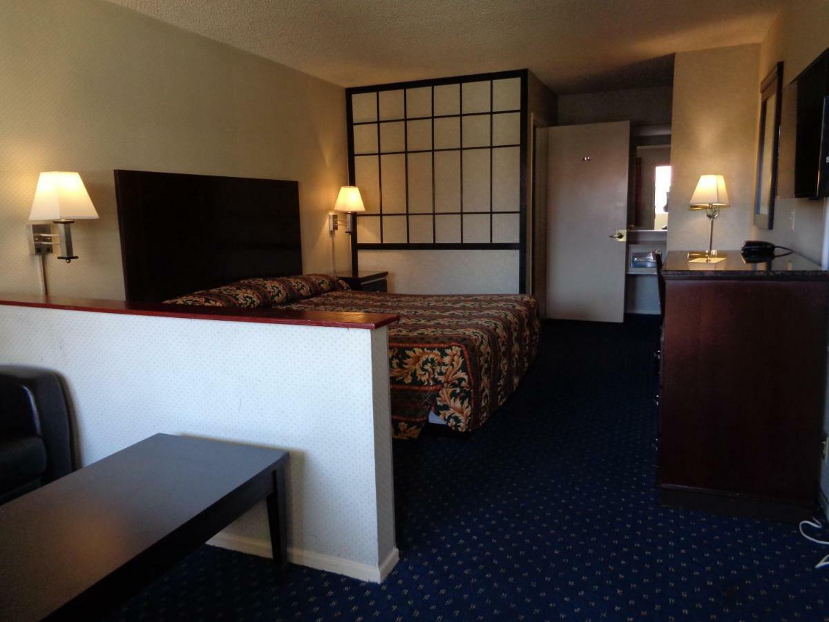Long Beach Luxury Inn מראה חיצוני תמונה